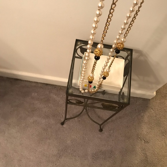 18” Costume Necklace — Jet, pearl and gold beads - Picture 4 of 4